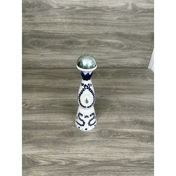 Clase Azul Reposado Tequila White And Blue Empty Bottle 750ML With Cap - Picture 2 of 8